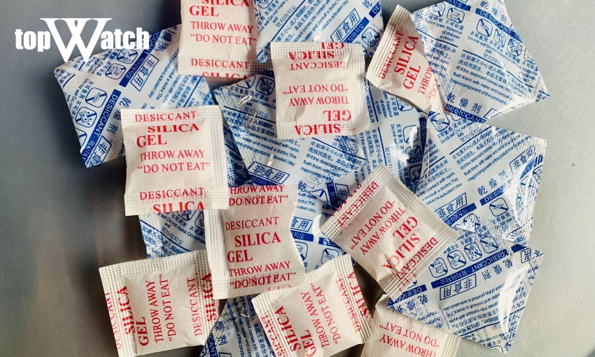 Hướng dẫn cách chữa đồng hồ bị hấp hơi nước đơn giản tại nhà gói hút ấm chống hấp hơi nước