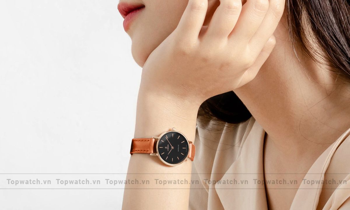 hãy đeo dây da bên tay thuận