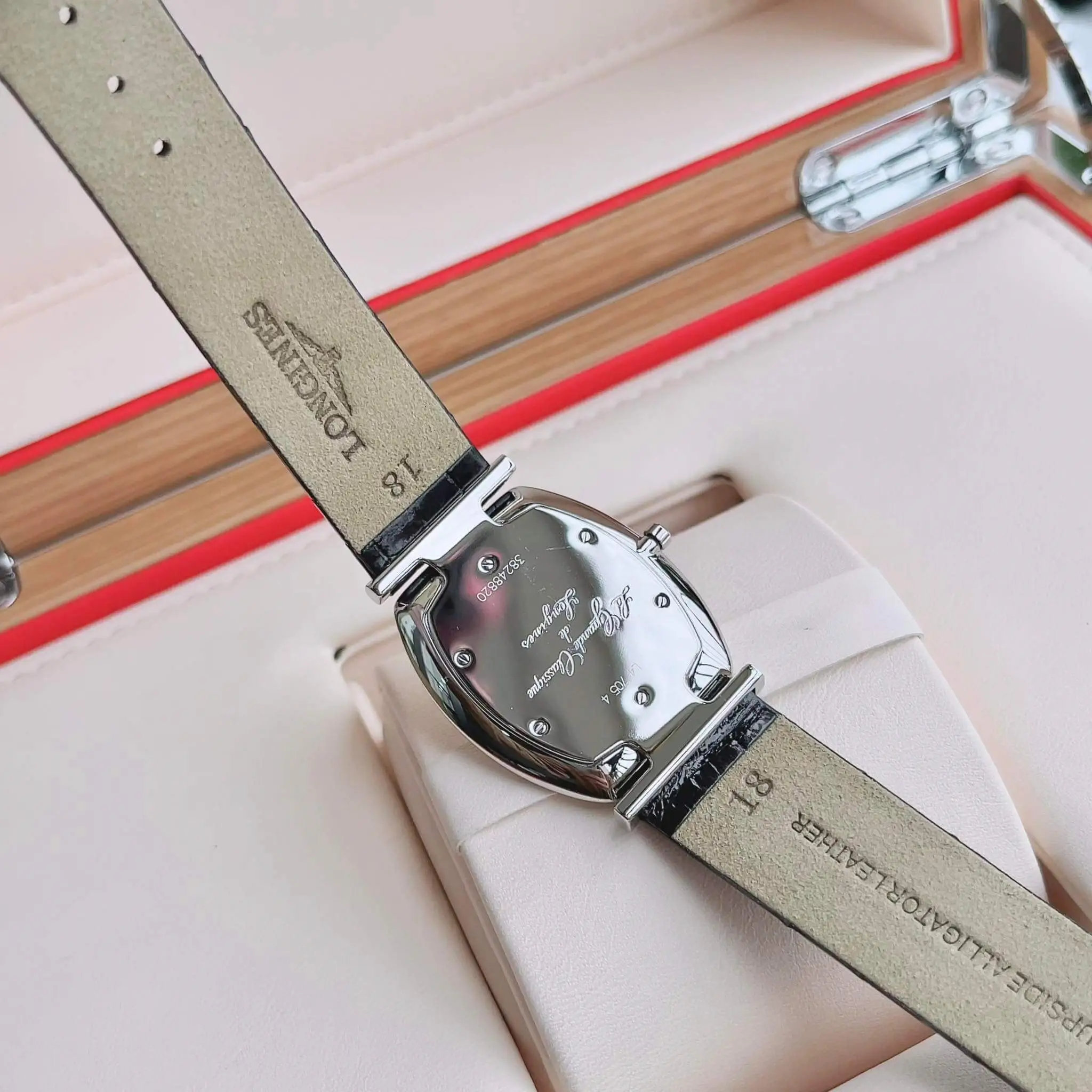 Đồng Hồ Longines La Grande Classique L4.705.4.11.2 (L47054112) Đồng Hồ Longines La Grande Classique L4.705.4.11.2 (L47054112) - Ảnh 6
