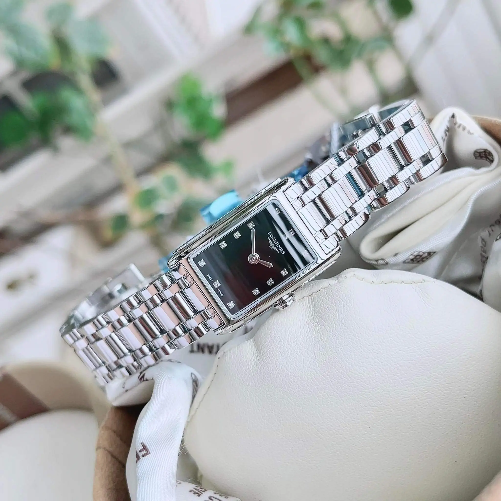 Đồng Hồ Longines Dolce Vita L5.258.4.57.6 (L52584576) Longines Dolce Vita L5.258.4.57.6 (L52584576)