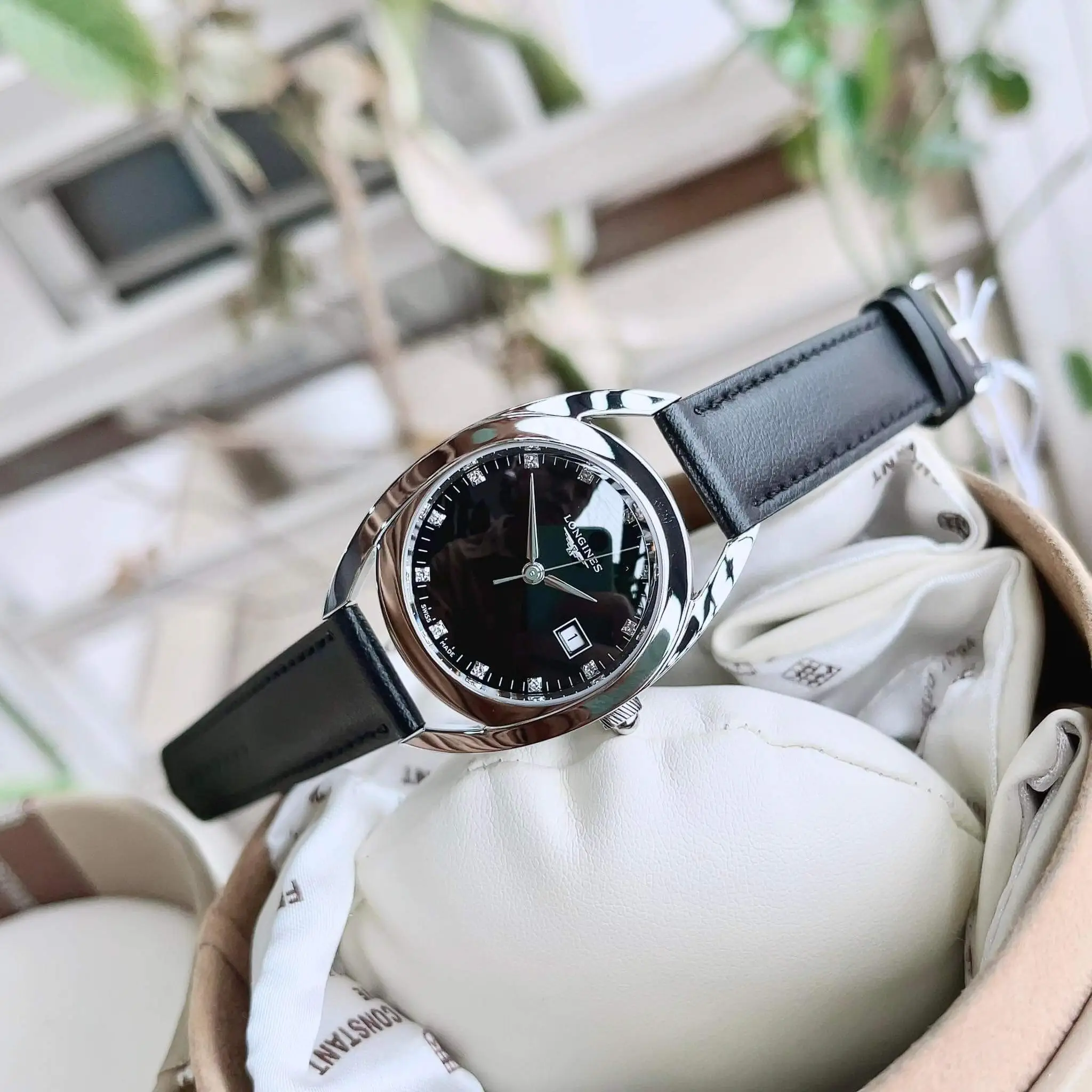 Đồng Hồ Longines Equestrian Horseshoe L6.137.4.57.0 (L61374570) longines l61374570 l6 137 4 57 0 size 30 11