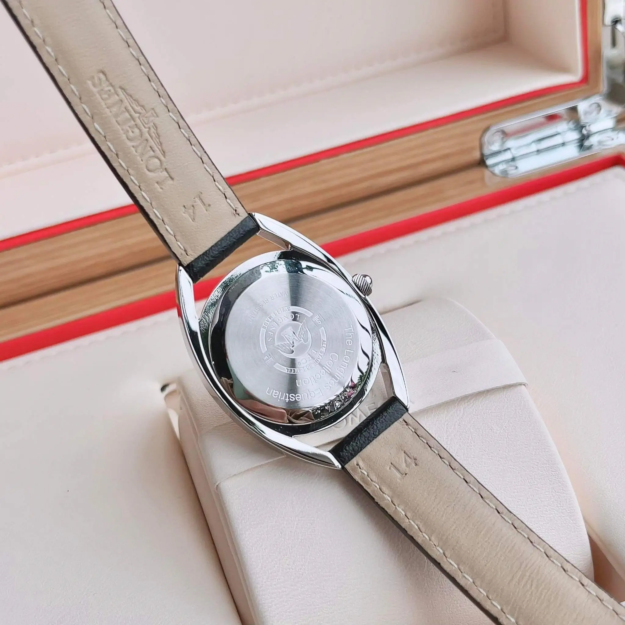 Đồng Hồ Longines Equestrian Horseshoe L6.137.4.57.0 (L61374570) Đồng Hồ Longines Equestrian Horseshoe L6.137.4.57.0 (L61374570) - Ảnh 7