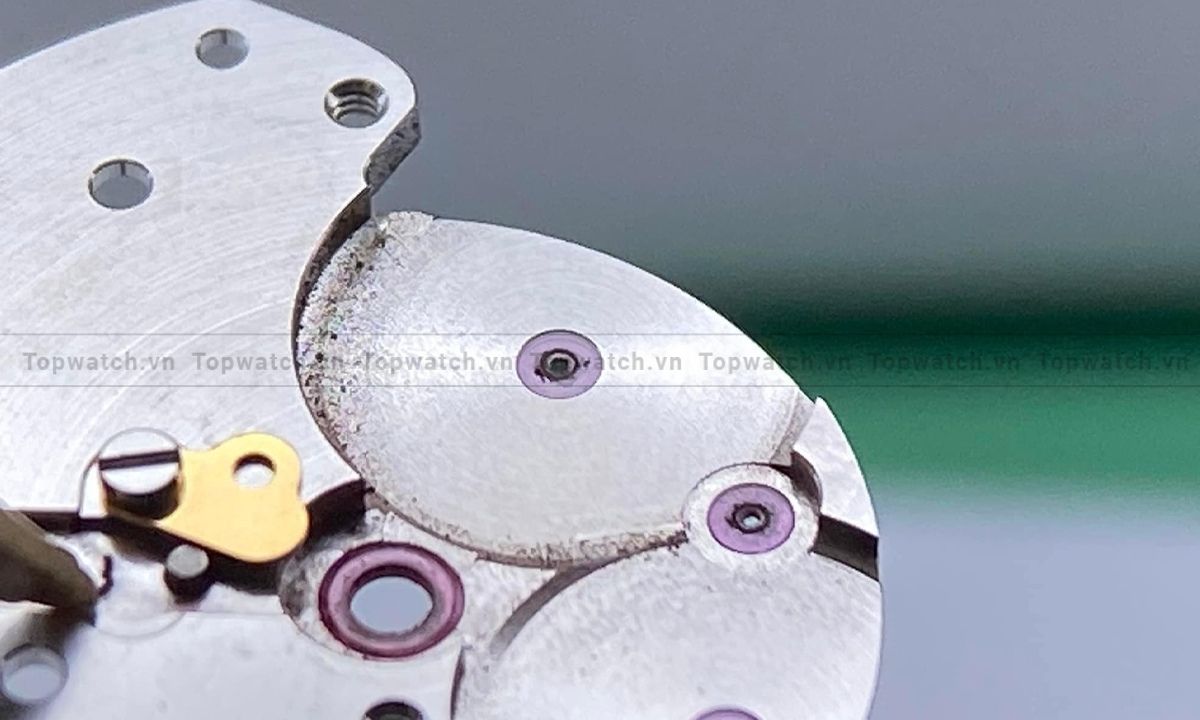 cách lên dây cót đồng hồ cơ automatic