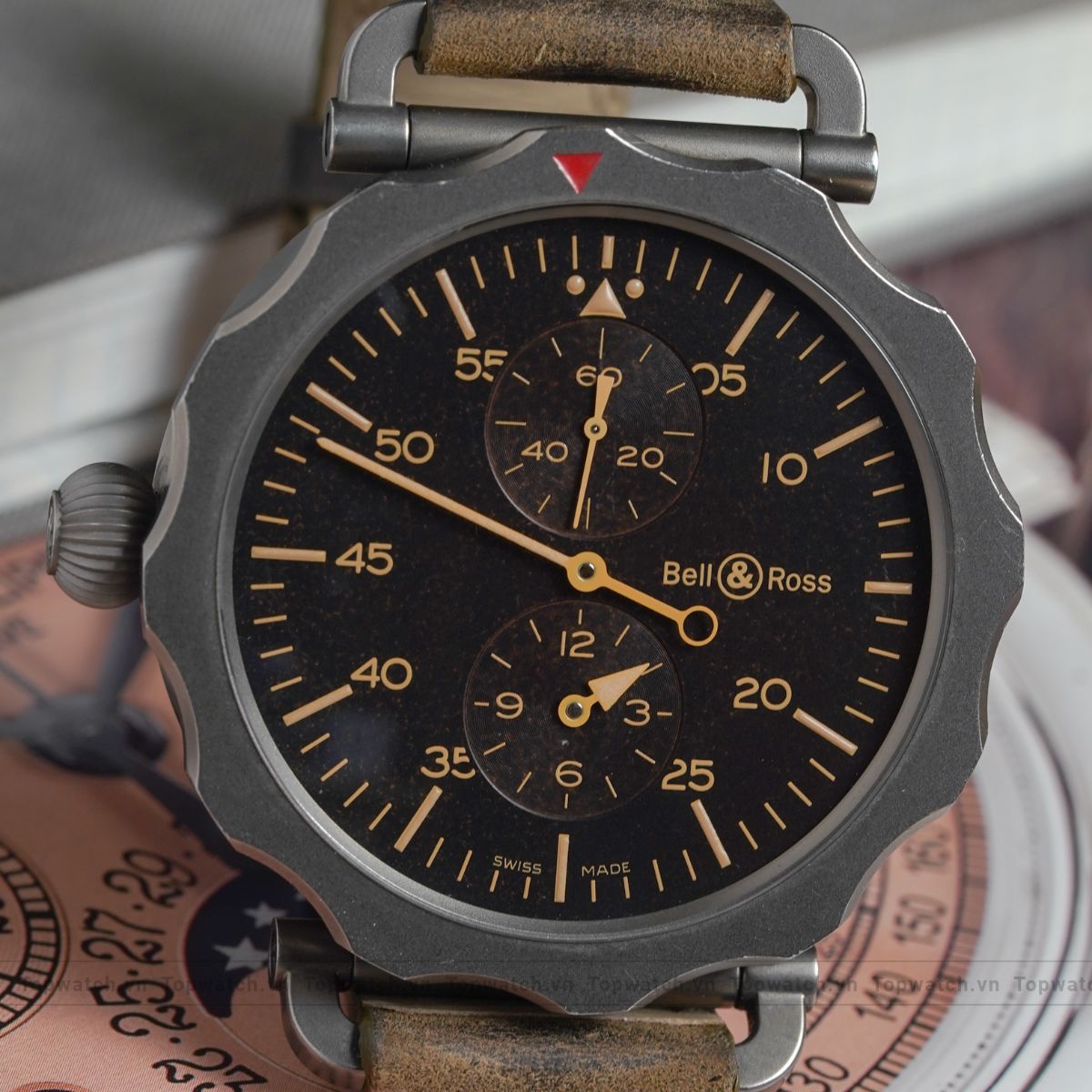 Đồng hồ Bell & Ross Vintage Mens Watch BRWW2-REG-HER/SCA Đồng hồ Bell & Ross Vintage Mens Watch BRWW2-REG-HER/SCA
