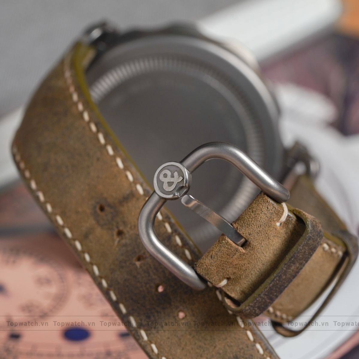 Đồng hồ Bell & Ross Vintage Mens Watch BRWW2-REG-HER/SCA Đồng hồ Bell & Ross Vintage Mens Watch BRWW2-REG-HER/SCA