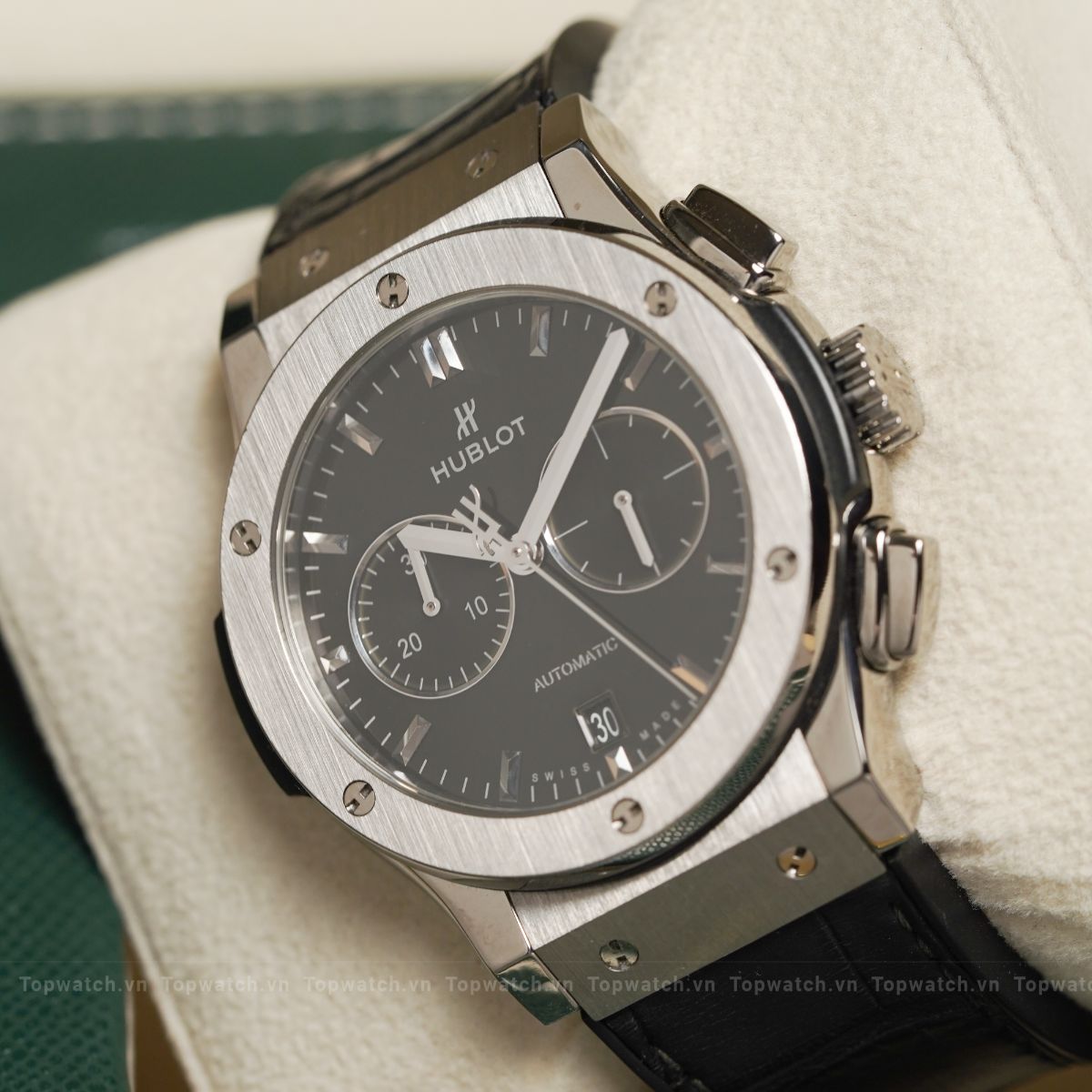 Đồng hồ Hublot Classic Fusion Chronograph Titanium 541.NX.1171.LR Đồng hồ Hublot Classic Fusion Chronograph Titanium 541.NX.1171.LR