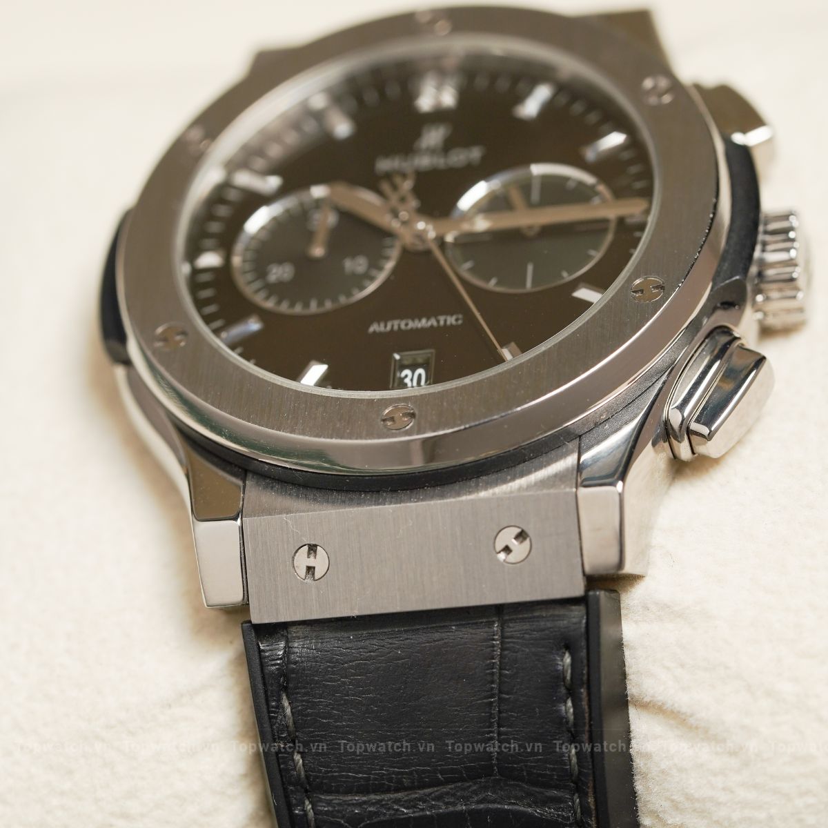 Đồng hồ Hublot Classic Fusion Chronograph Titanium 541.NX.1171.LR Đồng hồ Hublot Classic Fusion Chronograph Titanium 541.NX.1171.LR