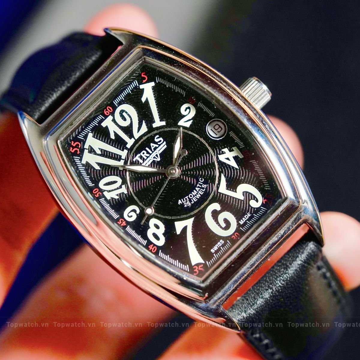 Đồng hồ Trias Tonneau Swiss Made Automatic Đồng hồ Trias Tonneau Swiss Made Automatic