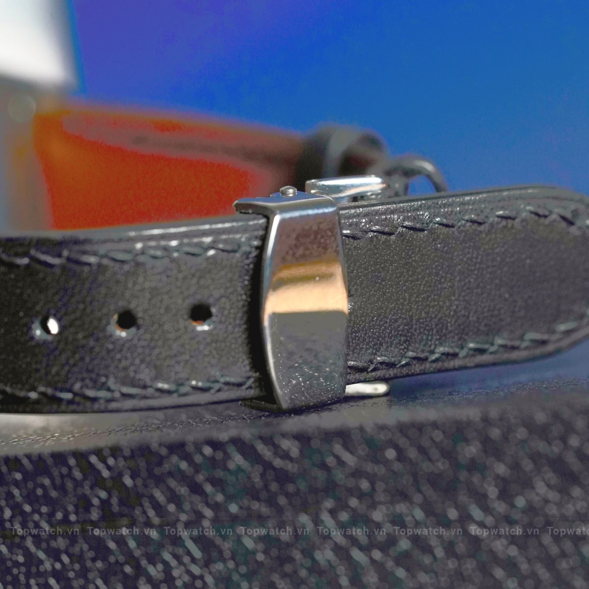 Đồng hồ Trias Tonneau Swiss Made Automatic Đồng hồ Trias Tonneau Swiss Made Automatic