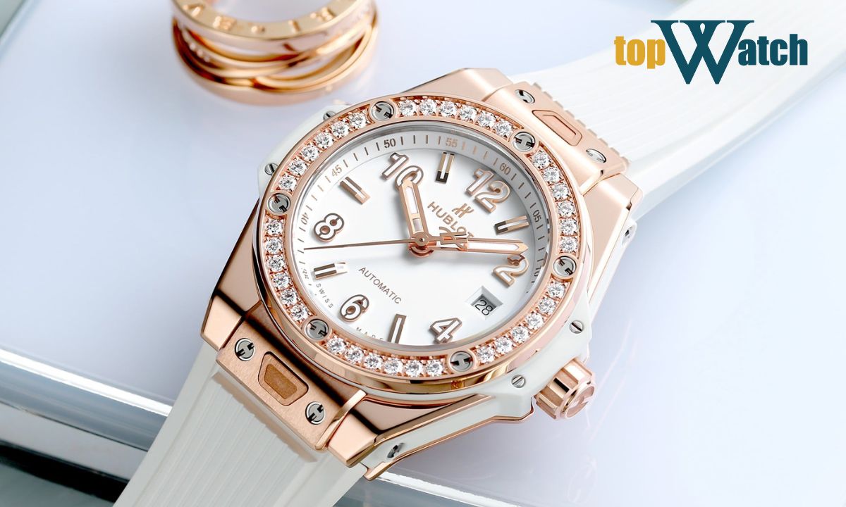 Hướng dẫn cách đeo đồng hồ Hublot chuẩn đẹp cho nam và nữ dòng hublot big bang one click king gold white diamonds