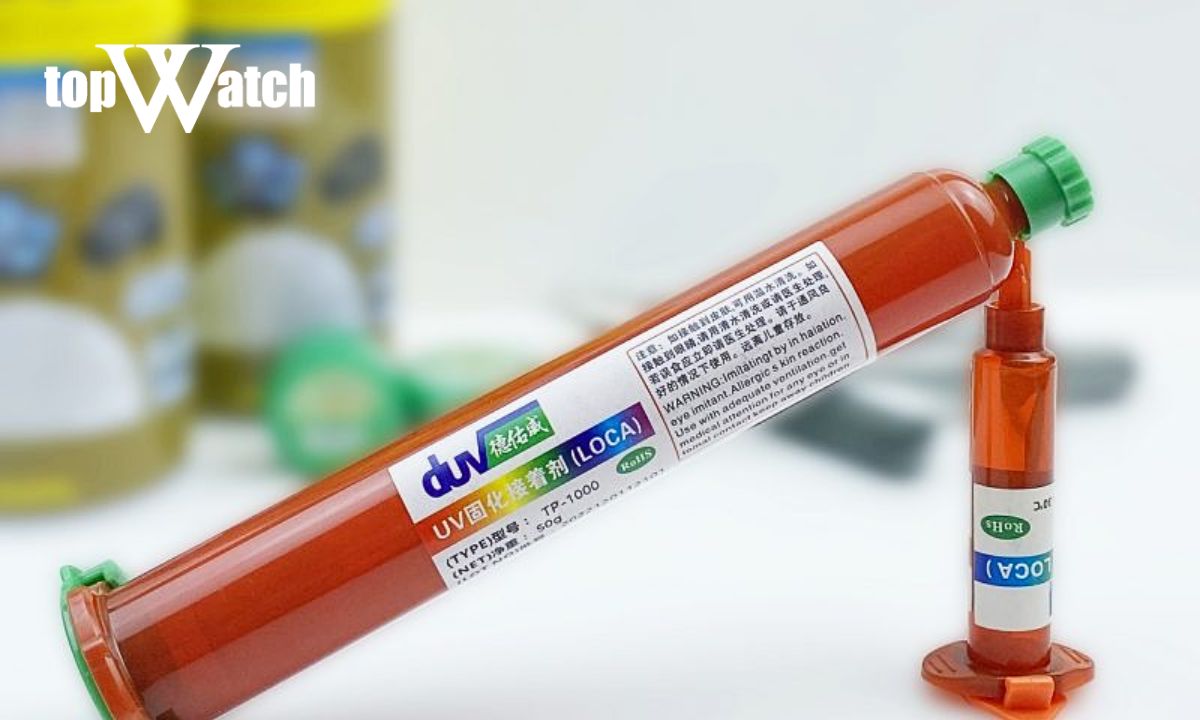 dán keo nước uv cho đồng hồ