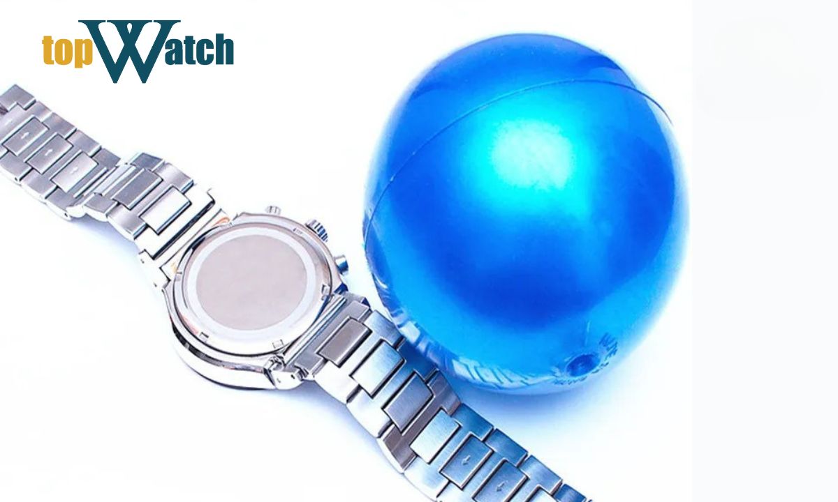 cách mở đồng hồ bằng vật có bám dính