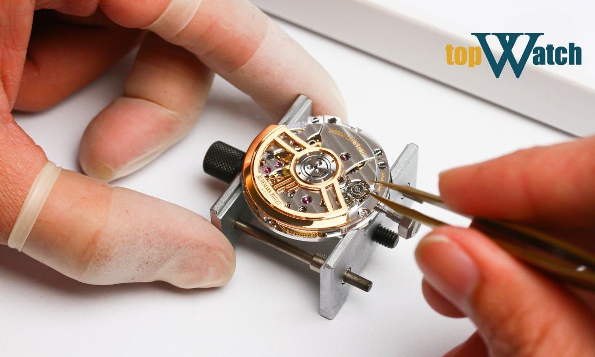thay máy đồng hồ tại cửa hàng