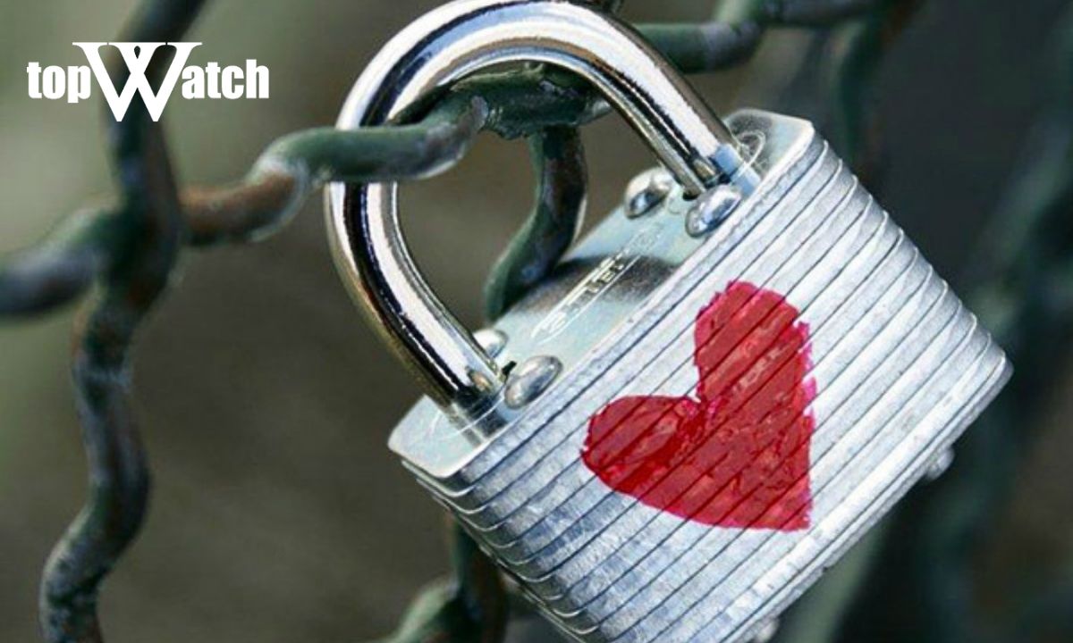 Kỷ niệm ngày cưới: Top 25 món quà ý nghĩa nhất cho vợ chồng cùng nhau khóa tình yêu
