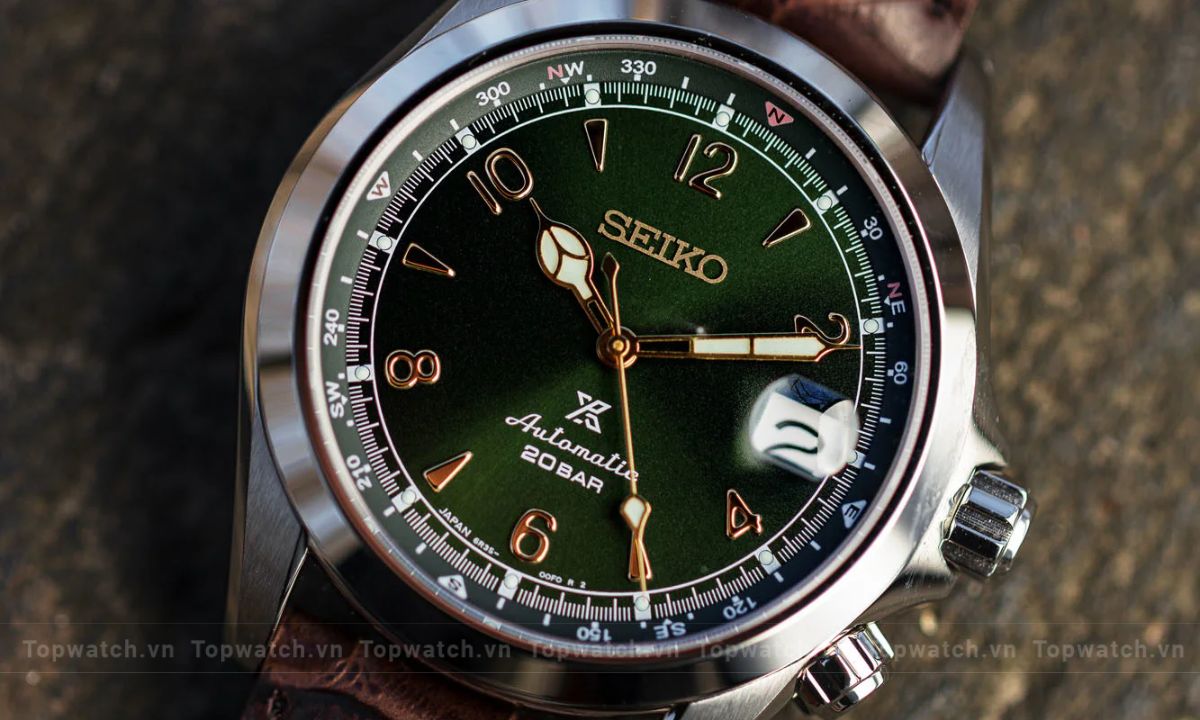 Vành bezel la bàn trên đồng hồ Seiko Prospex Land Series