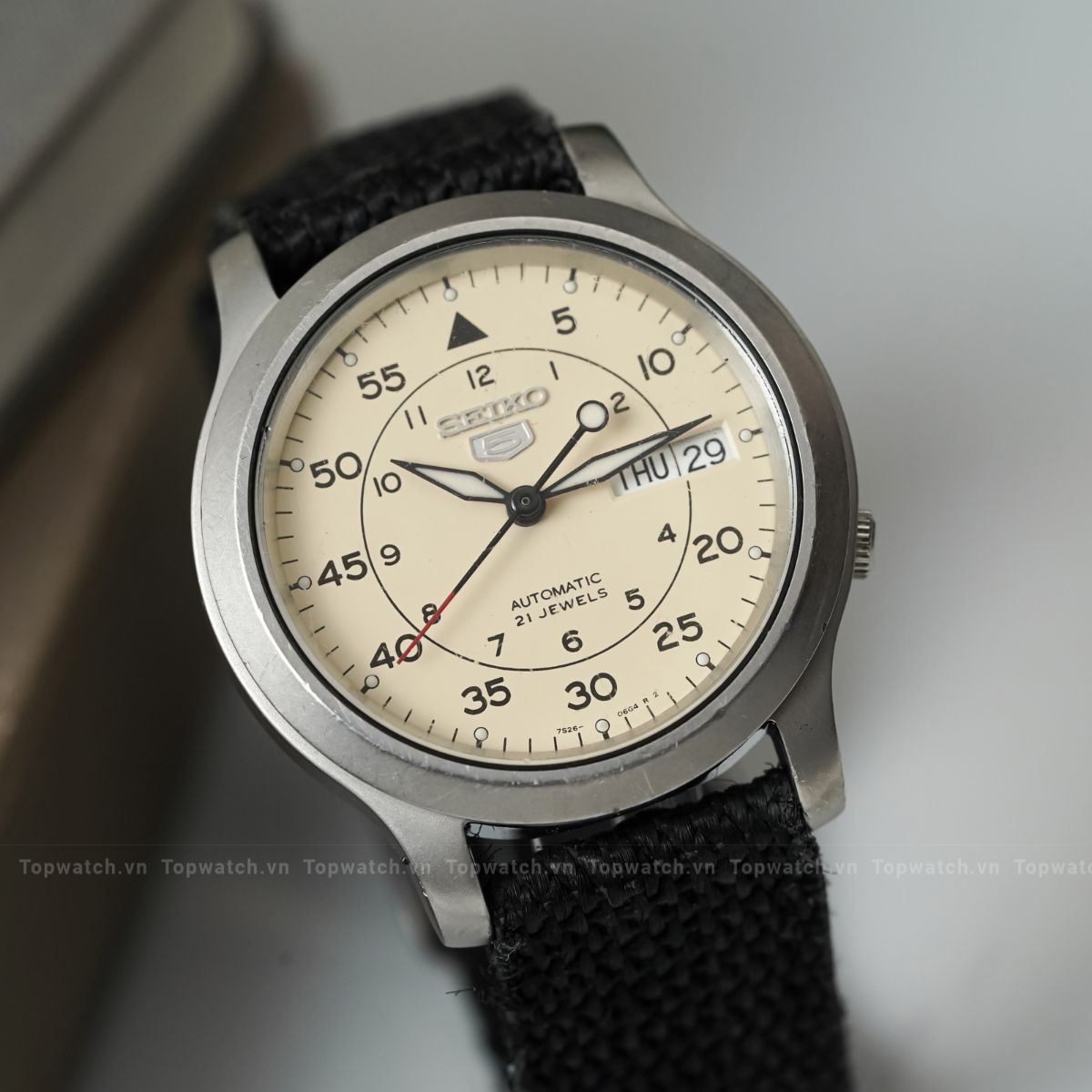 Đồng hồ Seiko 5 SNK803K2 Đồng hồ Seiko 5 SNK803K2 - Ảnh 2