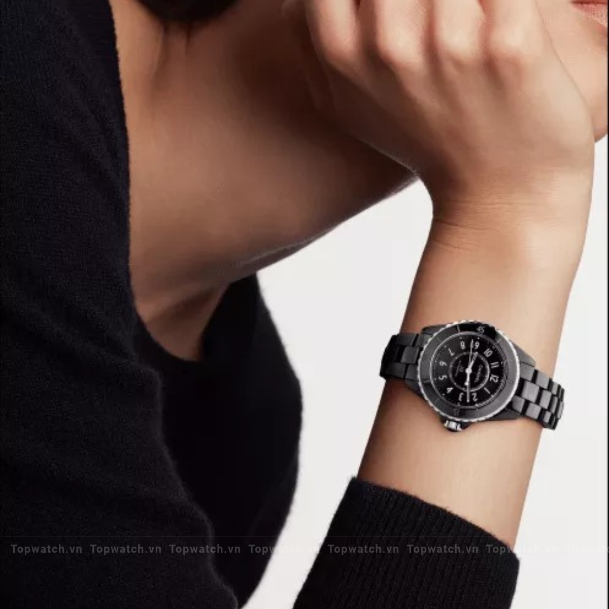 Chanel J12 H5696 Automatic Watch 33mm Chanel J12 H5696 Automatic Watch 33mm - Ảnh 2