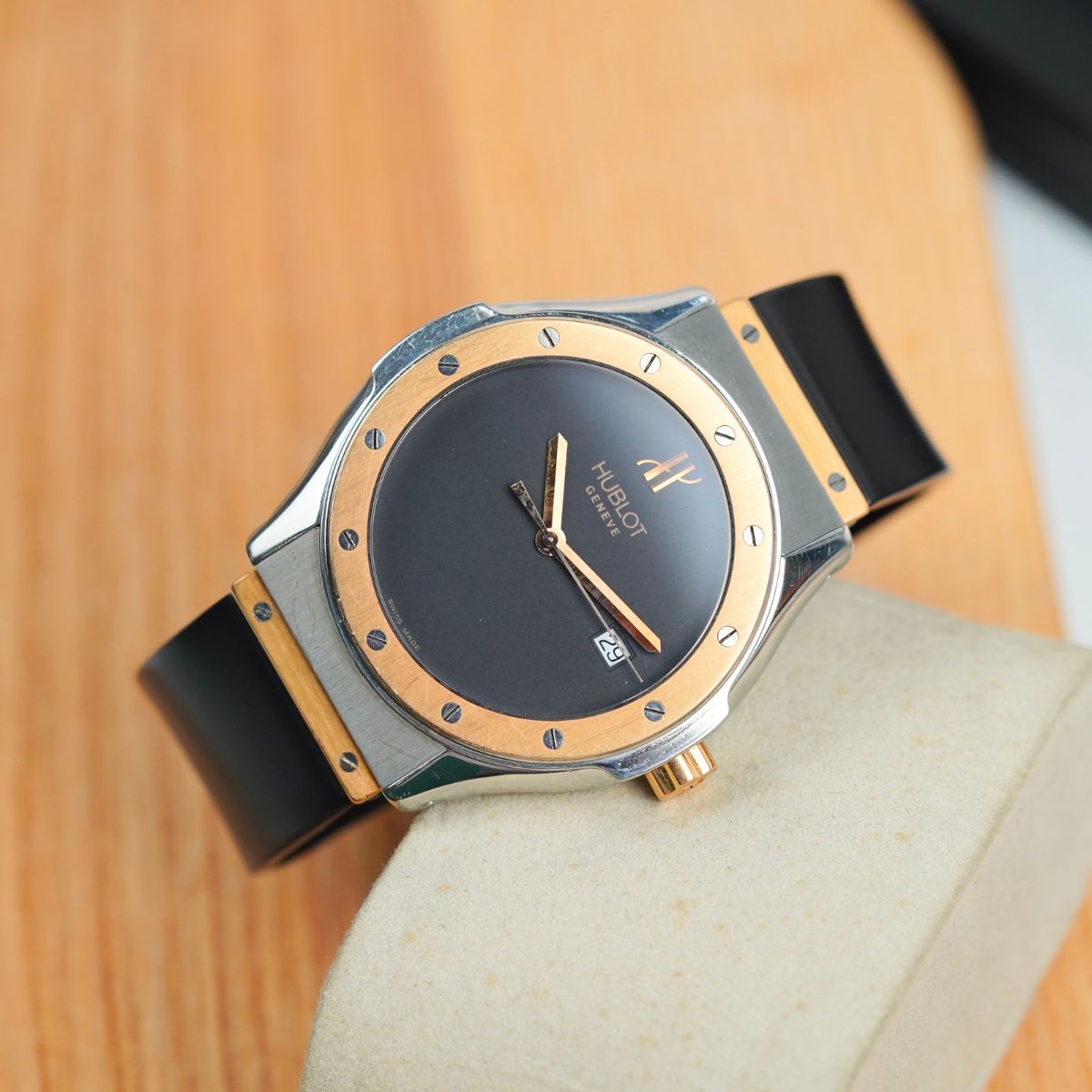 Đồng hồ Hublot Classic Fusion Quartz Steel & Rose Gold Ref.1905.7 Đồng hồ Hublot Classic Fusion Quartz Steel & Rose Gold Ref.1905.7 - Ảnh 2