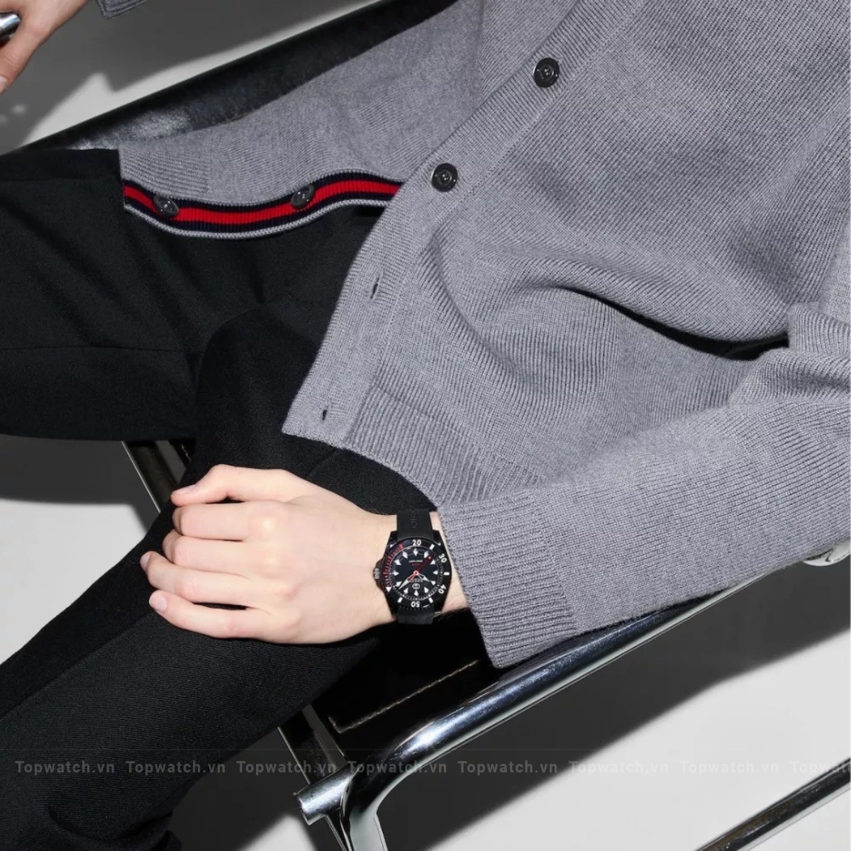 Gucci Dive YA136361 Black - Tone Automatic Watch 40mm Gucci Dive YA136361 Black - Tone Automatic Watch 40mm - Ảnh 4