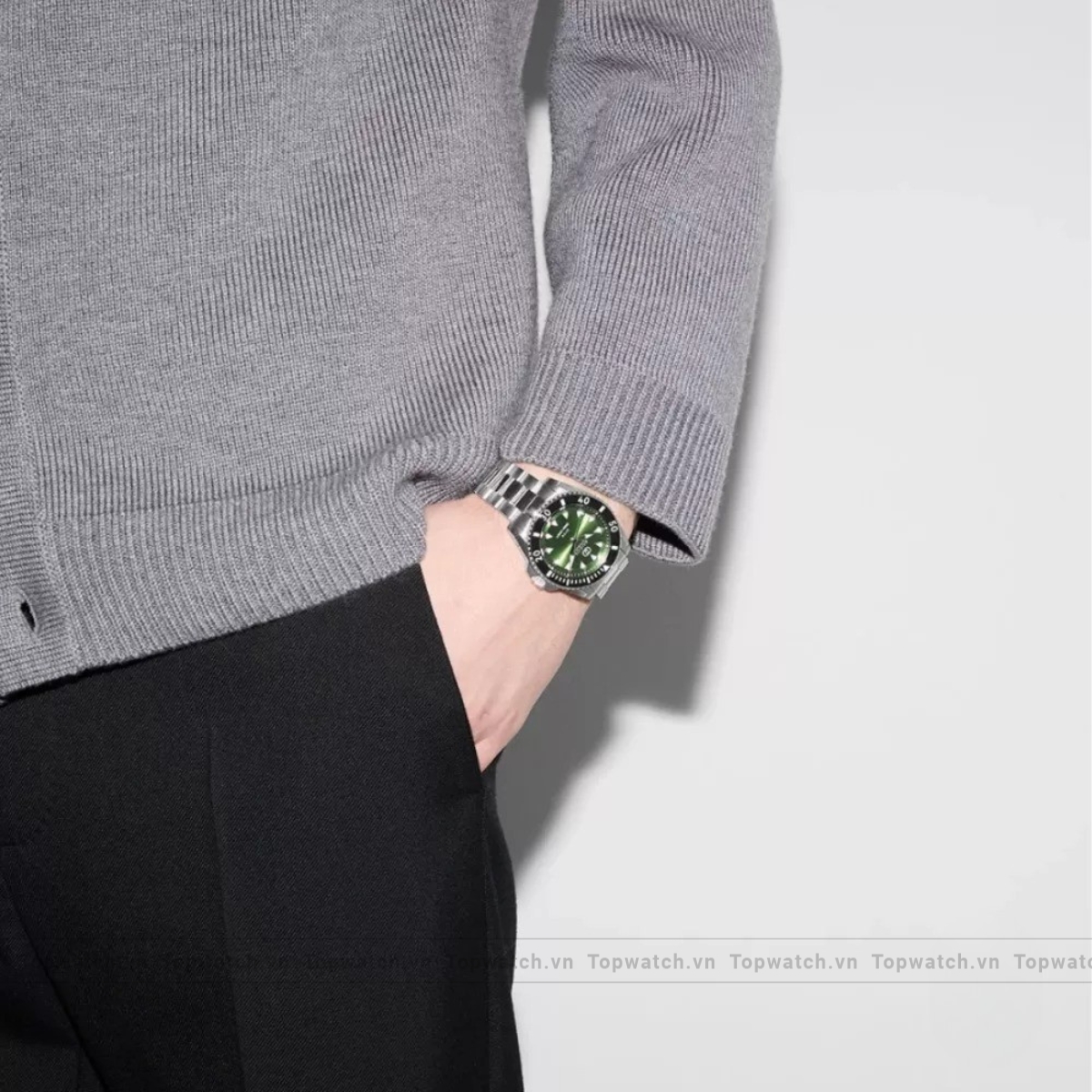 Gucci Dive YA136363 Automatic Green-Tone Watch 40mm Gucci Dive YA136363 Automatic Green-Tone Watch 40mm - Ảnh 4