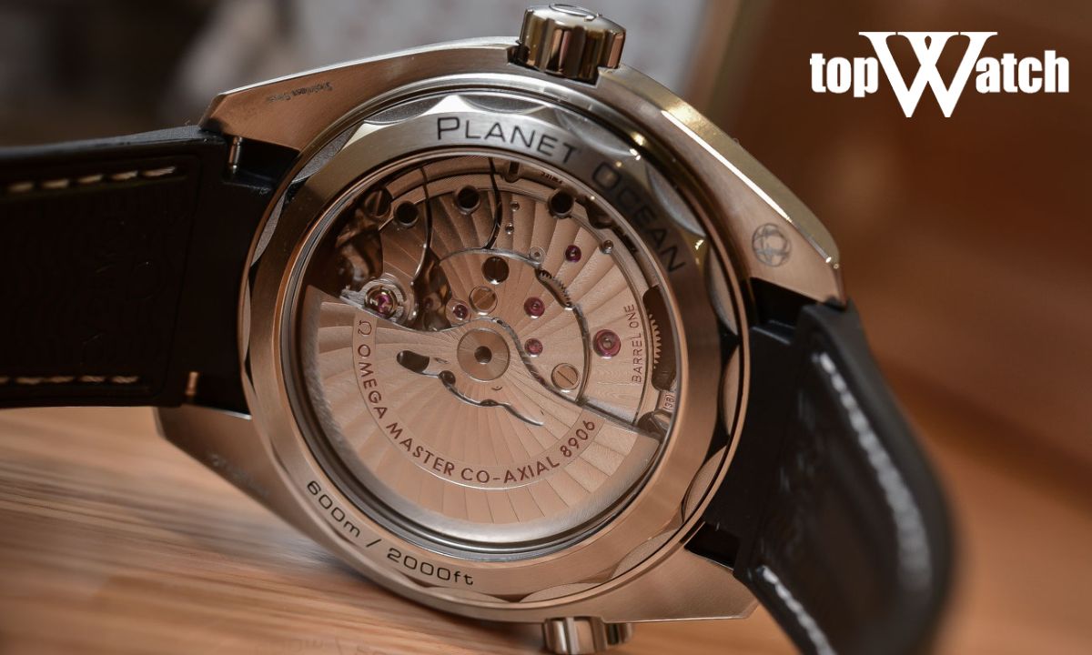 Bộ máy Omega Calibre 8900