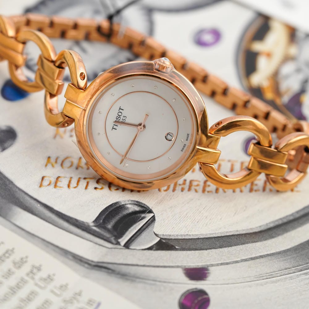 Đồng hồ Tissot Nữ T094.210.33.116.01 Dây Thép Không Gỉ Mạ Vàng 32mm Đồng hồ Tissot Nữ T094.210.33.116.01 Dây Thép Không Gỉ Mạ Vàng 32mm - Ảnh 3