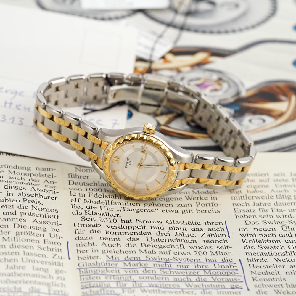Đồng hồ Tissot Nữ T072.010.22.038.00 Dây Thép Không Gỉ Mạ Vàng 28mm Đồng hồ Tissot Nữ T072.010.22.038.00 Dây Thép Không Gỉ Mạ Vàng 28mm - Ảnh 2