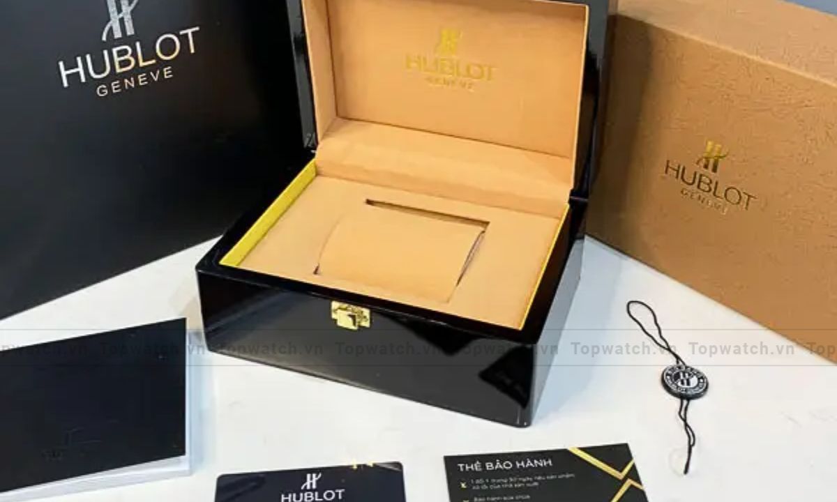 Hộp, thẻ, giấy tờ khi mua đồng hồ Hublot chính hãng